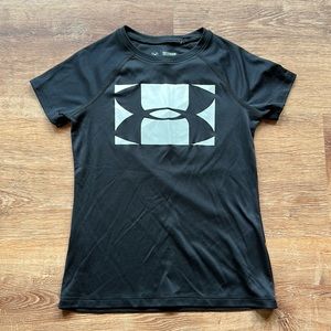 Girls Under Armour Tshirt. Size Youth Small.